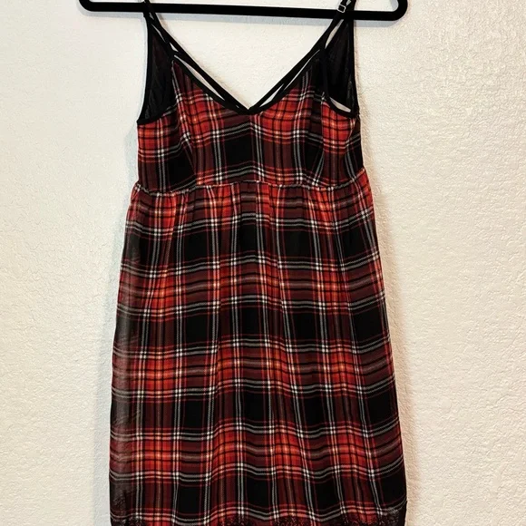 Women’s BCBG Black And Red Plaid Slip Dress Size 2 NWT - Picture 2 of 10